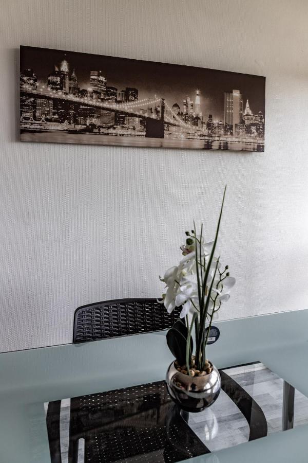 Cap Sud - 53M2- Vue Pyrenees- Hypercentre-Wifi Fibre -Nouvelle Literie Daire Tarbes Dış mekan fotoğraf