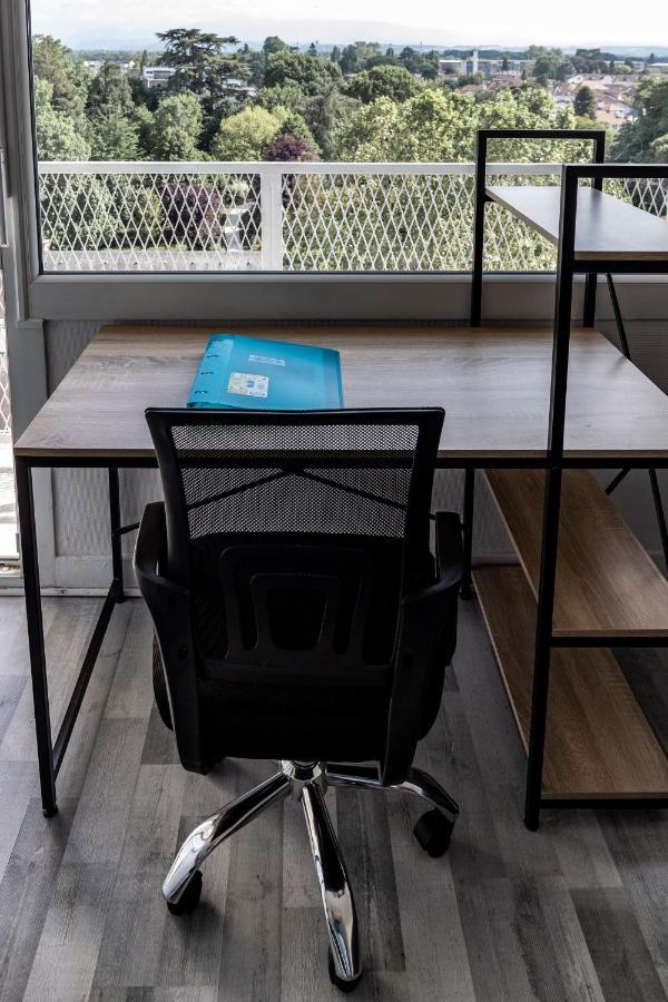Cap Sud - 53M2- Vue Pyrenees- Hypercentre-Wifi Fibre -Nouvelle Literie Daire Tarbes Dış mekan fotoğraf