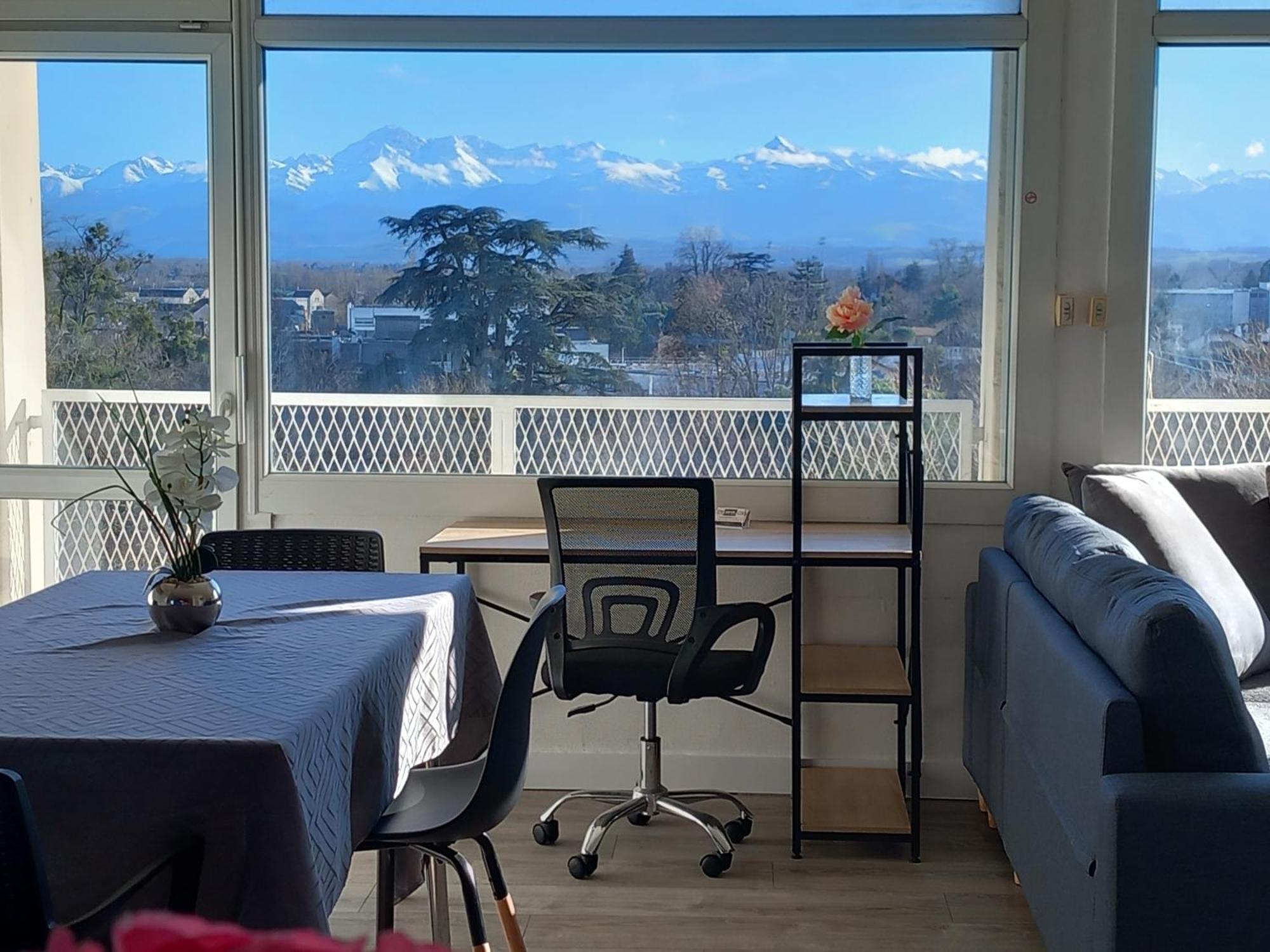 Cap Sud - 53M2- Vue Pyrenees- Hypercentre-Wifi Fibre -Nouvelle Literie Daire Tarbes Dış mekan fotoğraf